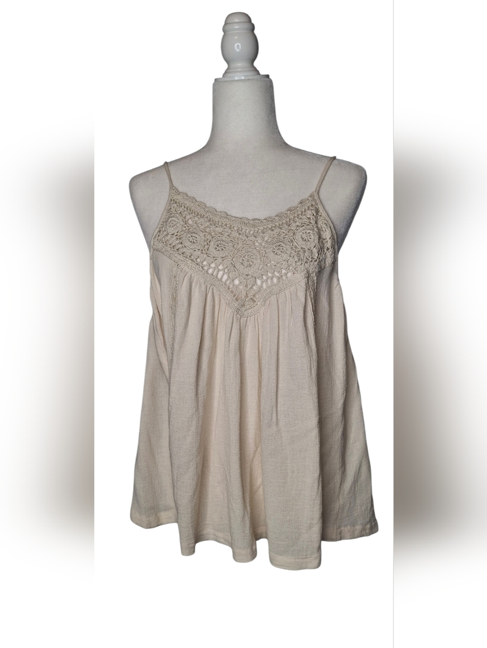 Billabong Woman’s Ivory Cropped Crochet Spaghetti Strap Tank Blouse Medium *READ